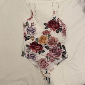 Floral bodysuit in perfect condition!